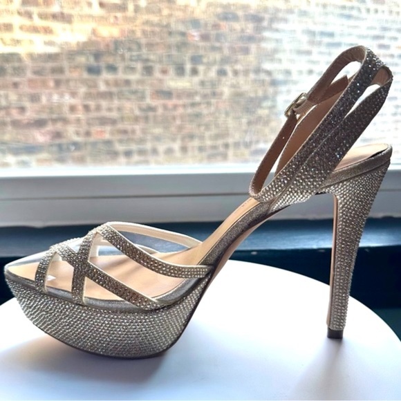 🌸JESSICA SIMPSON🌸 Women's Oluina Embellished
Platform Pump Size: 8.5 - Picture 3 of 13